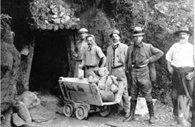 Gold Mining near Kilkivan, ca 1914.